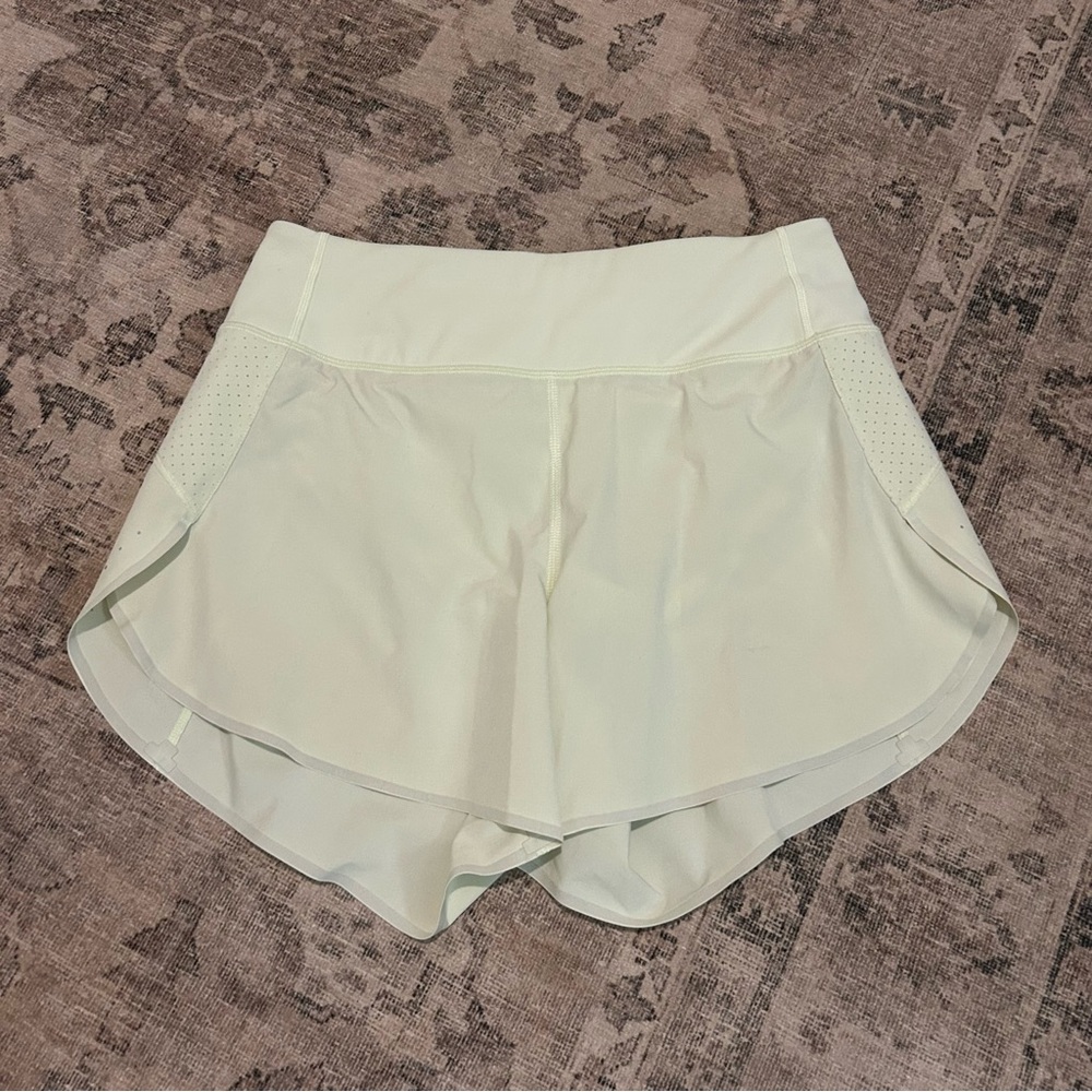 Athleta Run With It 4.5” Short in Tequila Green - Size XS - Picture 10 of 10